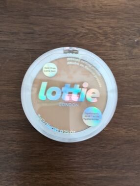 Pressed Setting Powder - Warm Translucent